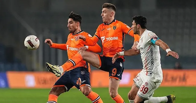 Başakşehir, sahasında Antalyaspor'u 1-0 mağlup etti - Son Dakika Spor Haberleri