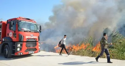Serik'te sazlık alanda çıkan yangın korkuttu #antalya