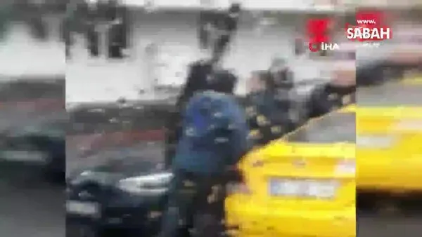 İstanbul Kadıköy’de taksicinin kadın yolcuya saldırı anı kamerada!