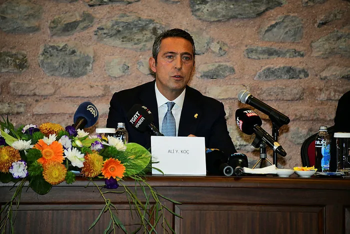 konteyner-bagisi-imza-toreninde-ali-koc-ve-mehmet-buyukeksiden-onemli-aciklamalar-1685007292175.jpg