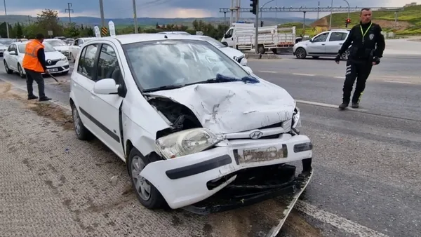 kirikkalede-iki-otomobil-carpisti-7-yarali-1778337530833.jpg