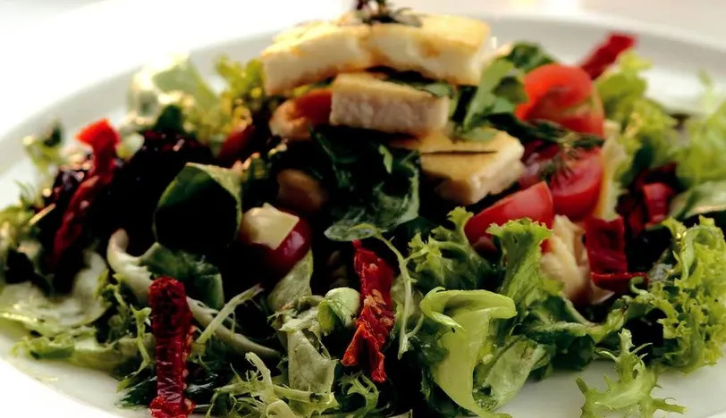 Izgara Pecorino Peynirli Salata