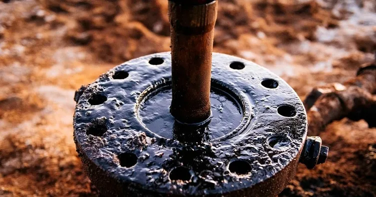 Ekonomik baskı tehdidi petrolü düşürdü