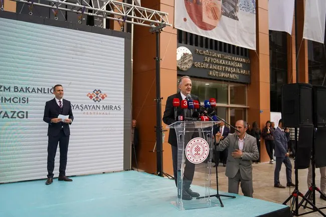 afyonkarahisar-yasayan-miras-festivali-basladi-1747409088150.jpg