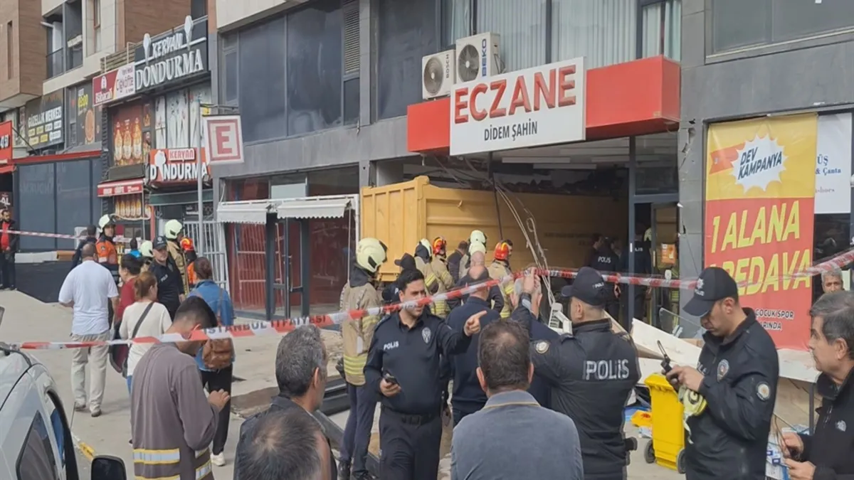 hafriyat kamyonu eczaneye daldı: 7 kişi yaralandı
