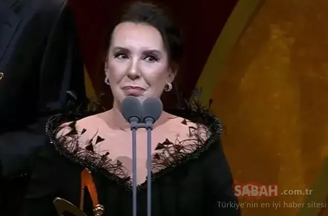 Ödül gecesinde Perihan Savaş’ın kavalyesi torunu Efe oldu! Melek Zübeyde’nin oğluna yorum yağdı Dedesi İbrahim Tatlıses’e benziyor