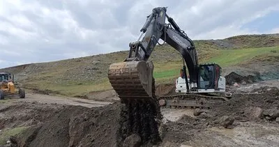 Ağrı'da sel felaketinden zarar gören grup köy yolunda onarım çalışmaları başladı #agri