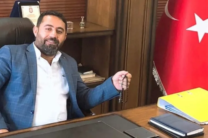 Samsun’da kan donduran olay: 16 yaşındaki çocuk babası uyurken kafasına...