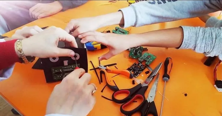 Bu robotlar ‘Erik Dalı’ oynuyor