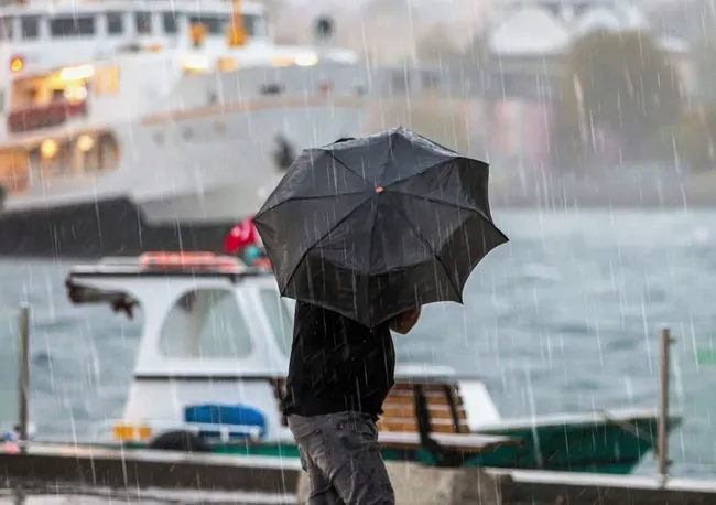 son-dakika-hava-durumu-uyarisi-meteoroloji-43-uyardi-orta-akdeniz-uzerinden-yagisli-sistem-geliyor-istanbul-ic-1768975882749.jpg