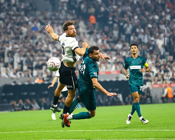 canli-super-ligde-besiktas-kocaelispor-maci-penalti-karari-goller-art-arda-1791736462688.jpeg