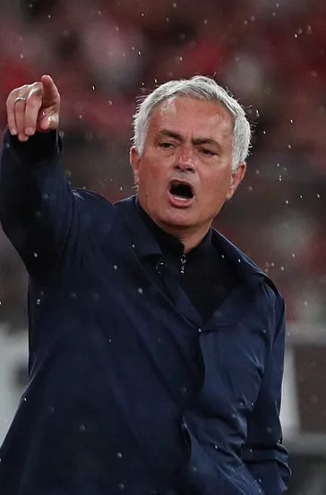 Jose Mourinho, Benfica’ya veda etti!
