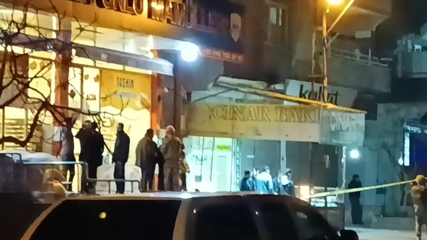 gaziantepte-silahli-kavgada-biri-polis-2-kisi-yasamini-yitirdi-1680807241613.jpeg