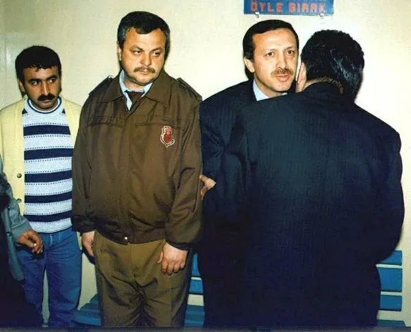 Cumhurbaşkanı Recep Tayyip Erdoğan'ın yaşamı ve siyasi kariyeri