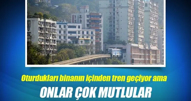 İçinden tren geçen bina