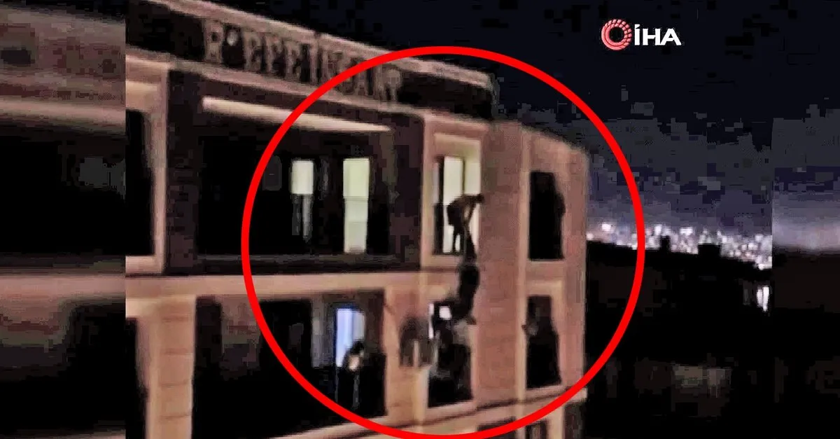 Son Dakika Haberi Turkiye Bu Olayi Konusuyor Izmir De 5 Kattan Atlayan Kadini Havada Bacaklarindan Boyle Yakaladi Video Videosunu Izle Son Dakika Haberleri