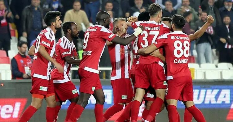 Yiğidolardan liderlik pozu! Sivasspor 2 - 0 Konyaspor MAÇ SONUCU