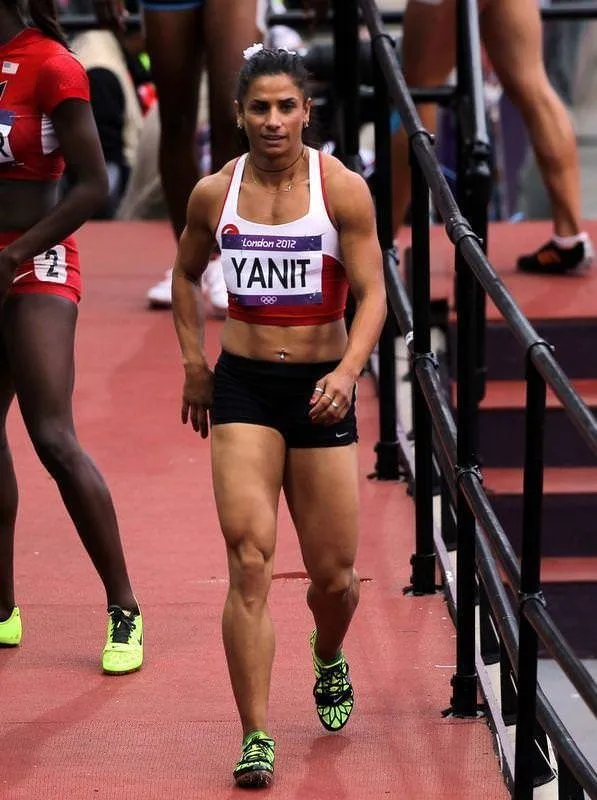 Nevin Yanıt yarı finalde
