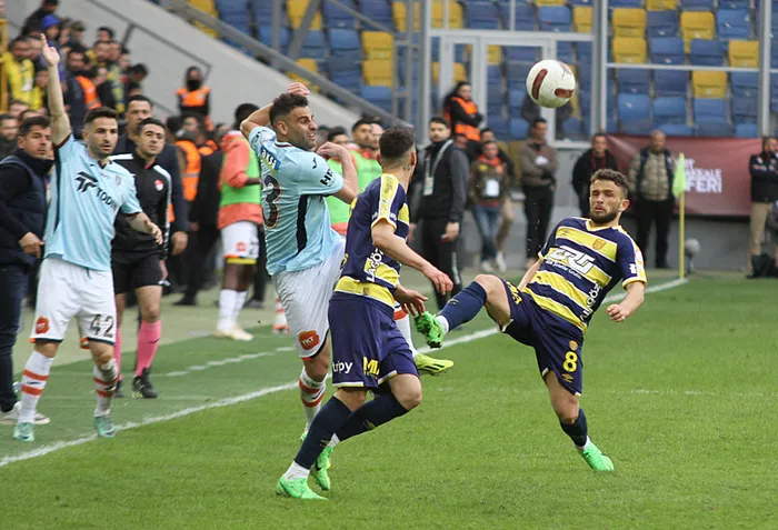 ankaragucu-3-puani-2-golle-aldi-basaksehir-deplasmanda-kayip-1710604830159.jpeg
