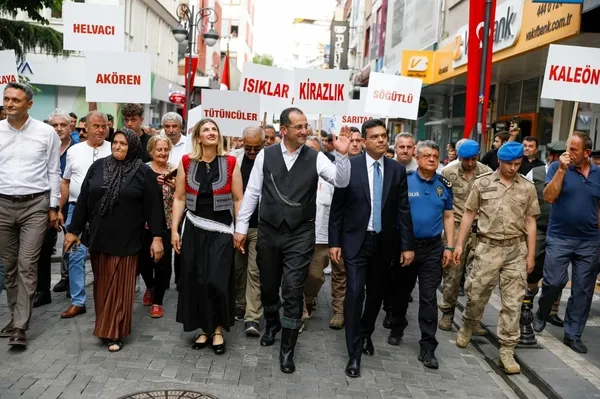34-uluslararasi-akcaabat-muzik-ve-halk-oyunlari-festivali-tum-coskusuyla-devam-ediyor-1784383771398.jpg