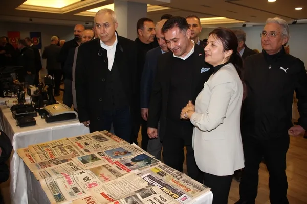 alanyada-gazeteciler-sergisinde-tarihe-taniklik-1704915235909.jpg