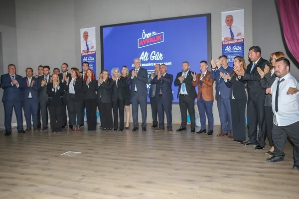 cumhur-ittifaki-ayvalik-belediye-baskan-adayi-gur-once-ayvalik-dedi-1709418646747.jpg