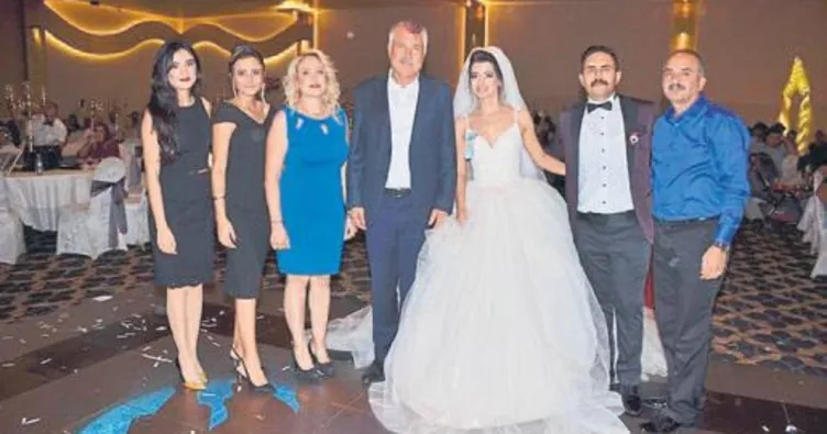 Zeynep ve Tahsin dünya evine girdi