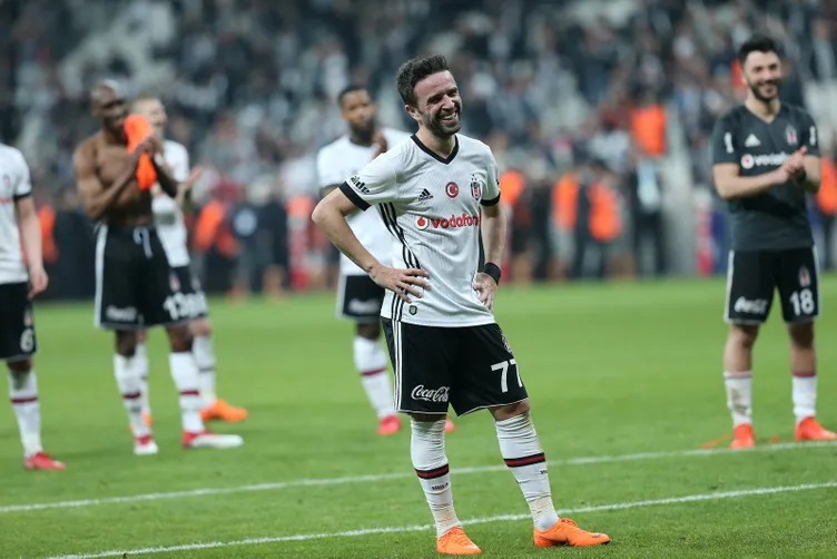 Beşiktaş'ta sürpriz ayrılık! Gökhan Gönül...
