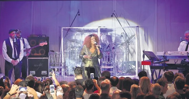 Disko kraliçesi Bodrum’u salladı