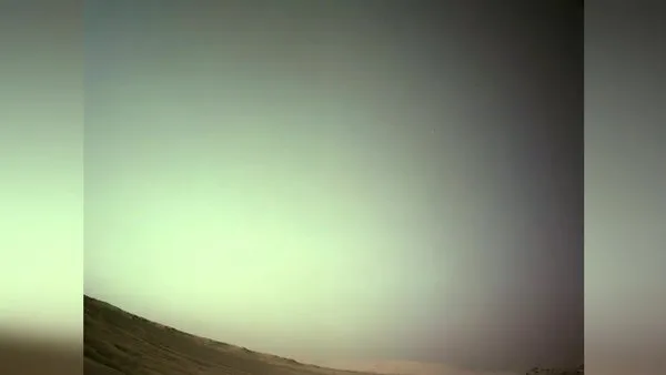 NASA'nın Mars'taki aracı Perseverance'nin kamerasına takılan gökyüzündeki esrarengiz cisim kamerada!