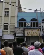 Hindistan’da yangın faciası: 17 ölü