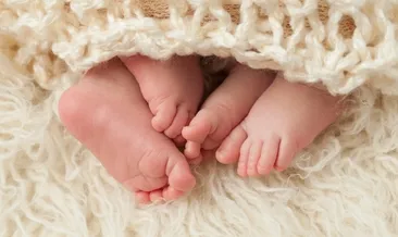 İkiz bebekler birlikte mi uyumalı?