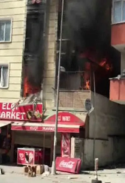 Son Dakika Haber Istanbul Esenyurt Ta Dort Katli Binada Yangin Son Dakika Haberler