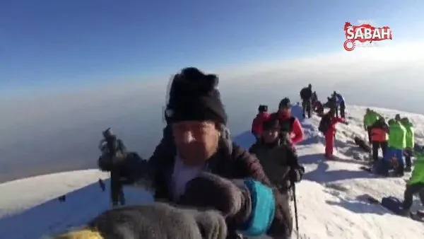 Buzulların eridiğine dikkat çekmek için Ağrı Dağı’nın zirvesine tırmandılar | Video