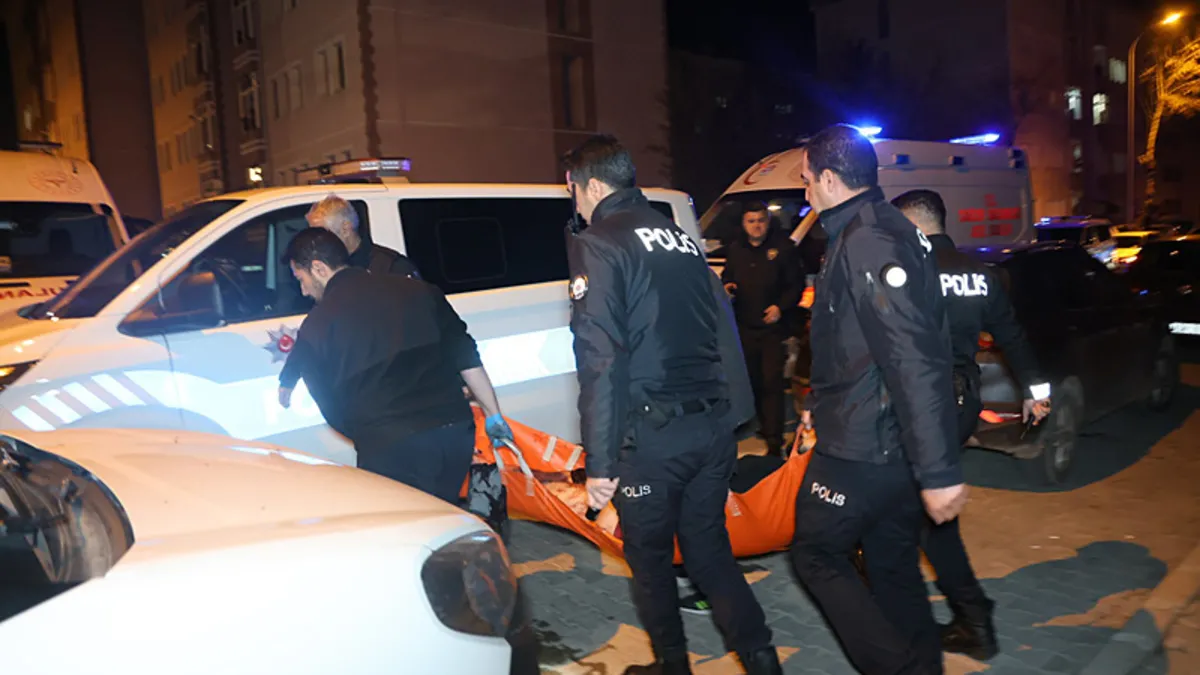 Parkın lambası niye yanmıyor kavgası: 3 yaralı Parkın lambası niye yanmıyor kavgası: 3 yaralı