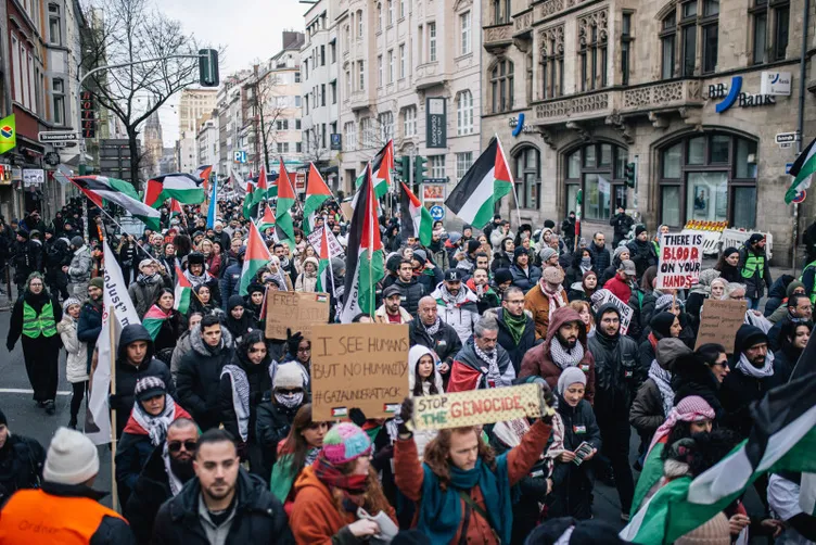 Dünya Gazze için ayakta! Beyaz Saray önünde 'Ölüm' protestosu....