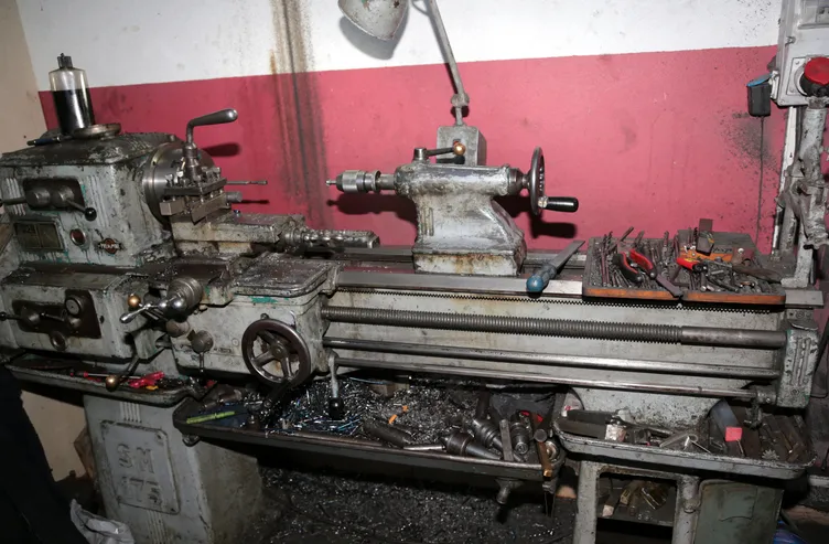 Pendik'te silah imalathanesine baskın