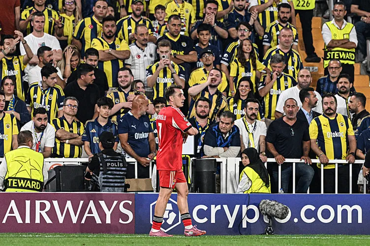 Fenerbahçe'de 2 yıldız takımdan ayrılıyor! Kanarya kasayı dolduracak... 2 Fenerbahçe’de 2 yıldız takımdan ayrılıyor! Kanarya kasayı dolduracak...