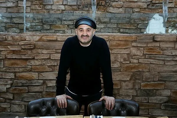 Doktorlar&#39;ın Ela&#39;sıydı sosyeteye gelin oldu... Yasemin &#214;zilhan&#39;ın s&#252;per l&#252;ks evi g&#246;renleri b&#252;y&#252;ledi!