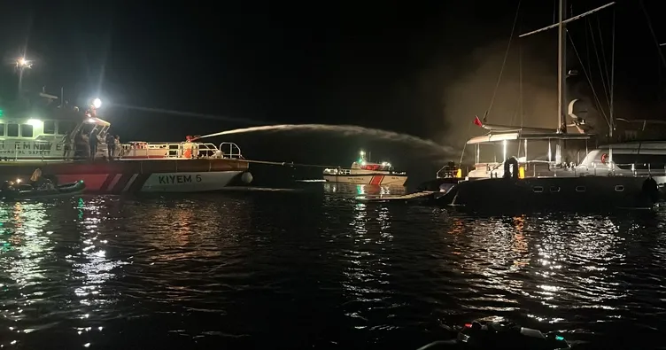 Göcek’te yelkenli tekne alev alev yandı