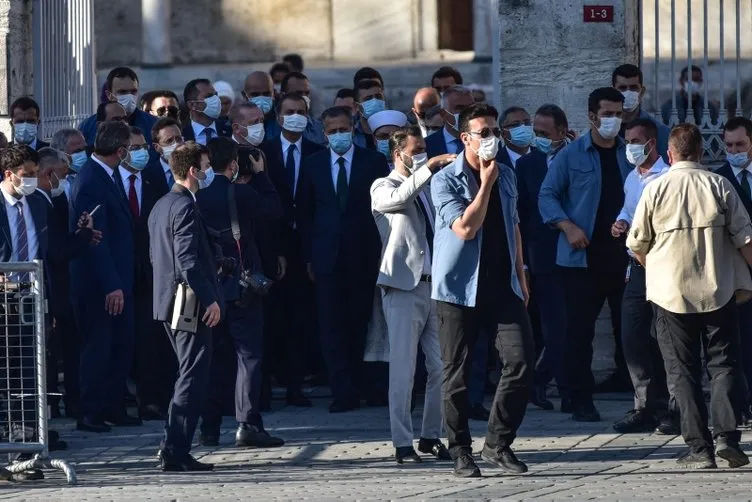 Cumhurbaşkanı Erdoğan ve MHP lideri Bahçeli Ayasofya Camii'nde incelemelerde bulundu