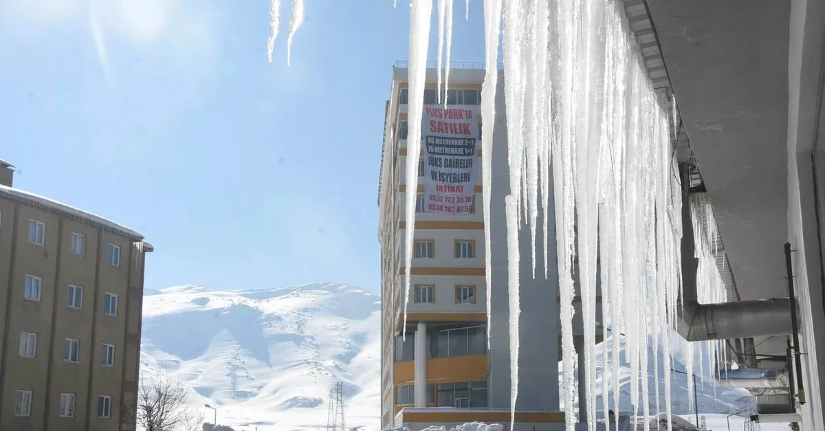 Bitlis'te hava sıcaklığıeksi 20'ye düştü