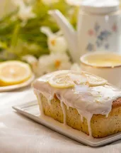Çayın yanına en çok o yakışıyor: Yumuşacık limonlu kek tarifi