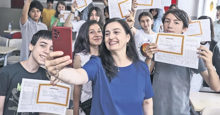 Okul zili yaz tatili için çaldı