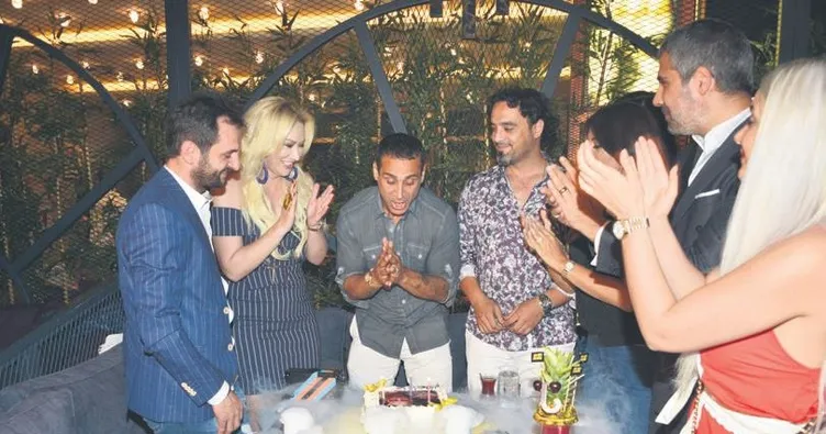 Şarkıcı Doğuş 44 yaşına girdi