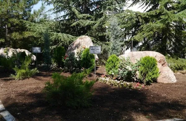 Gözyaşları eşliğinde uğurlandılar