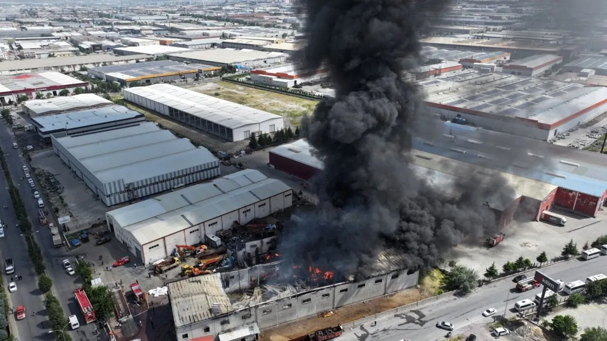 Kayseri ambalaj fabrikası alevlere teslim oldu