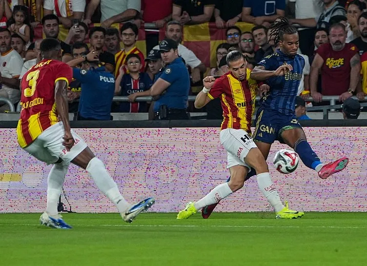 Son dakika: Göztepe - Fenerbahçe maçında Mourinho’dan olay hareket! Kimse ne olduğunu anlayamadı