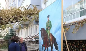 Ressam, CHP'li belediyenin bedelini ödemediği Atatürk portresini geri aldı #kirsehir