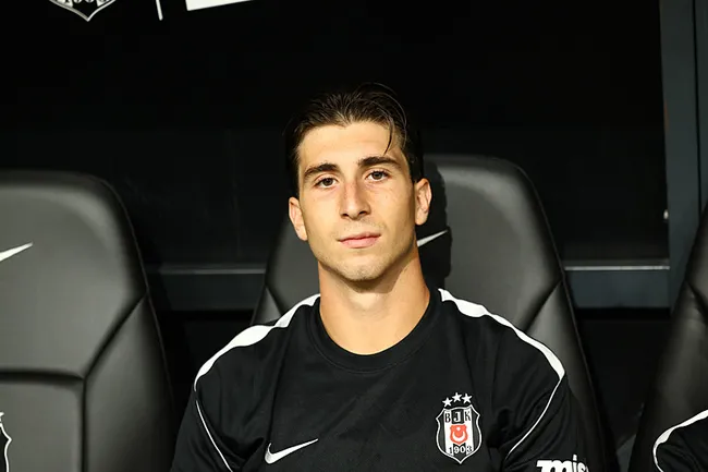 canli-besiktas-corum-fk-maci-ilk-yari-oynaniyor-1788203532232.jpg